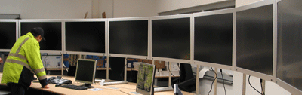 42 Zoll LCD Monitore- Leitwarte vorbereitet für den Dauerbetrieb